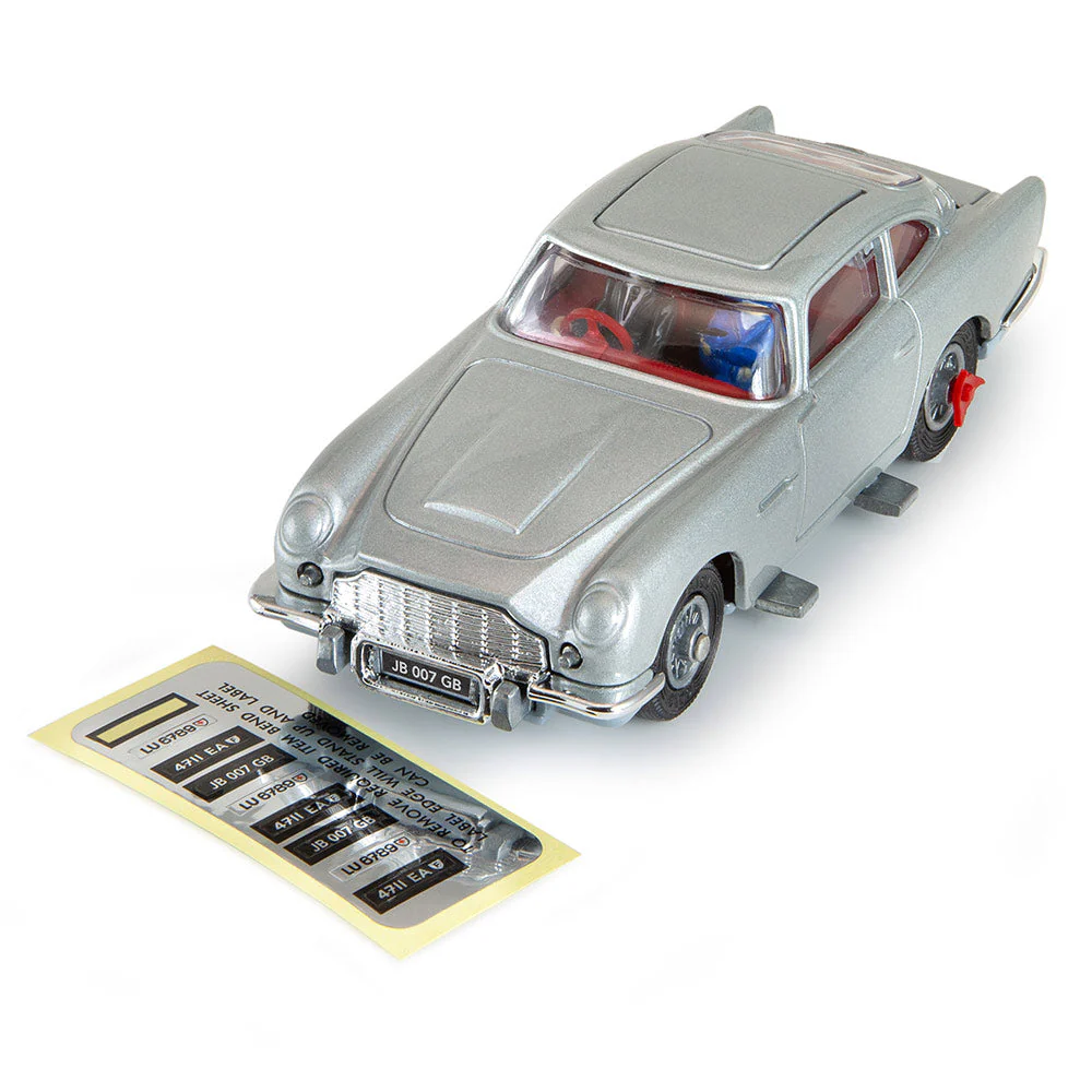 James Bond's Aston Martin DB5 Silver Grille Edition (270) - Image 4