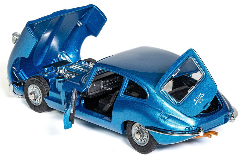 4.2 Litre E-Type Jaguar in blue (335) - Image 3