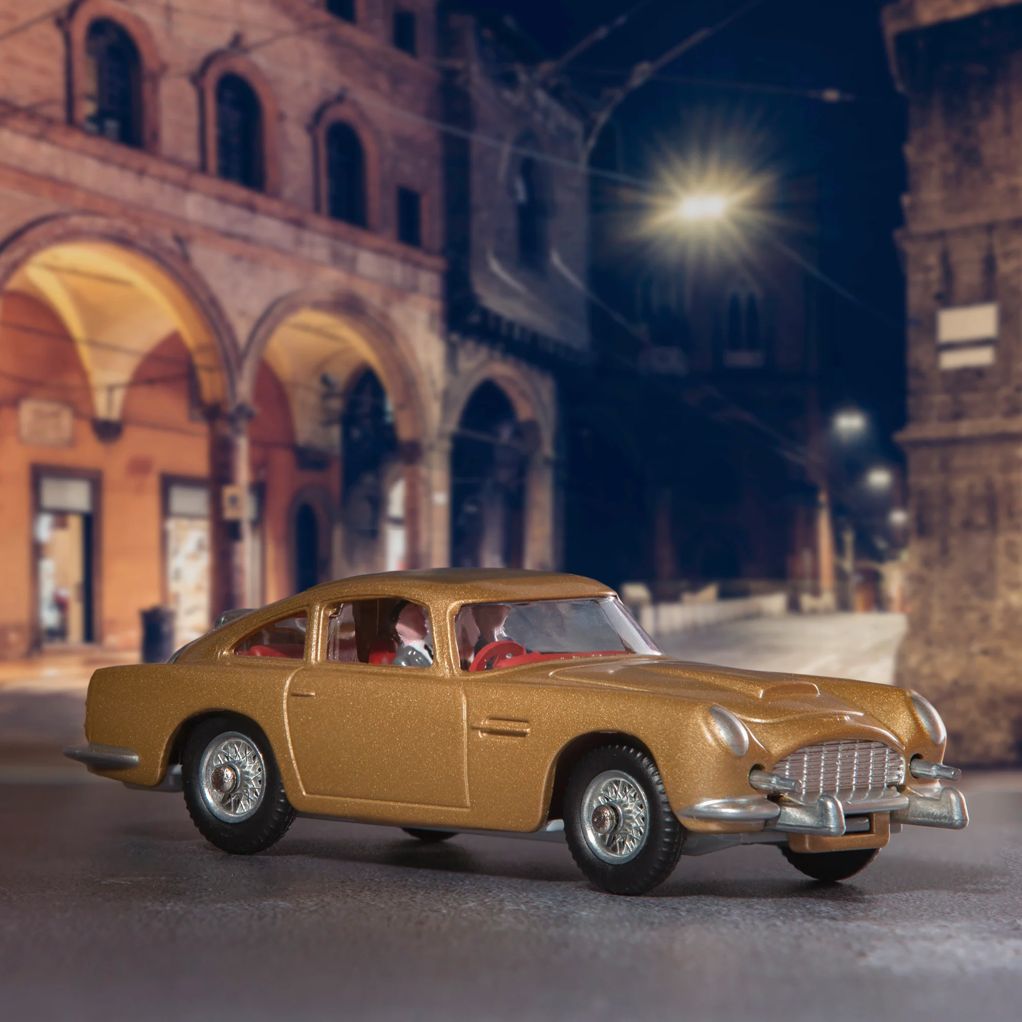 Corgi Model Club Membership 007TVGUIDE (SAVE 25%-40% WITH MEMBERSHIP) - Image 2